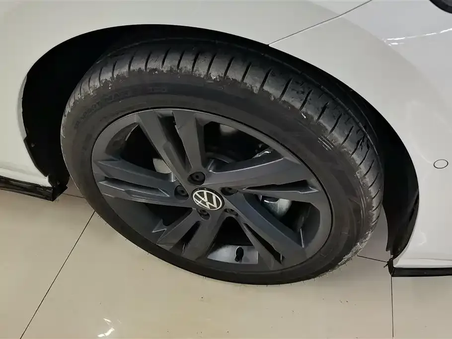 Volkswagen Golf 2024 из CN, фото 9