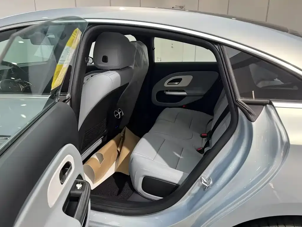 Mercedes-Benz CLA PHEV 2025 из CN, фото 4