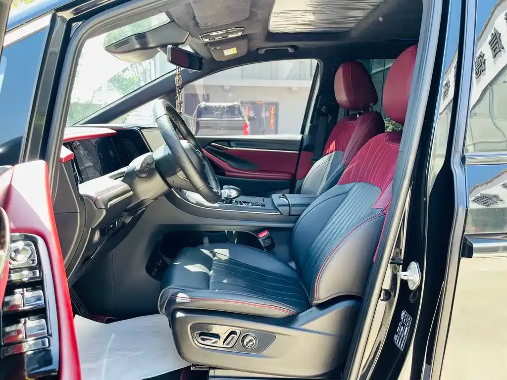 GAC Motor Trumpchi M8 — фото 10