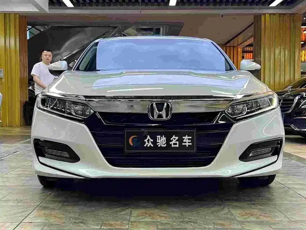 Honda Accord — фото 9