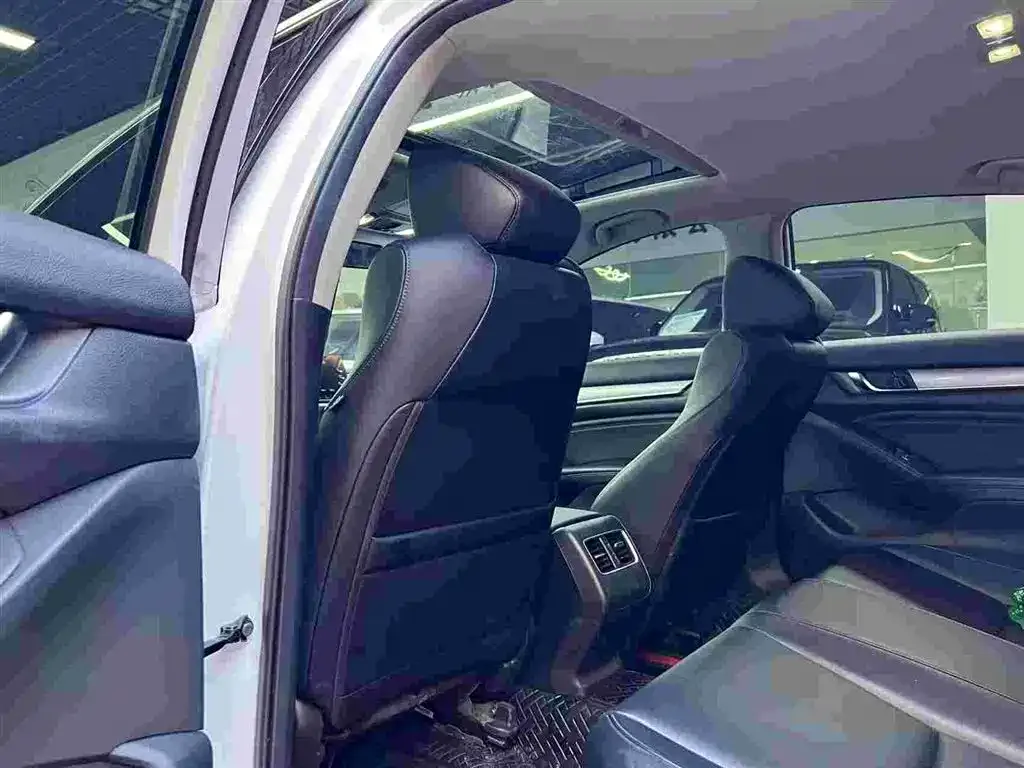 Honda Accord — фото 5