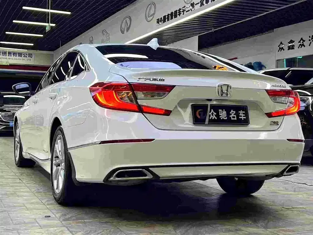 Honda Accord — фото 4