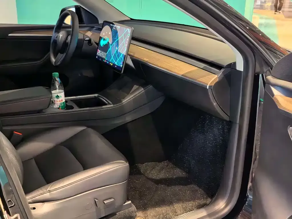 Tesla Model Y 2024 из CN, фото 6