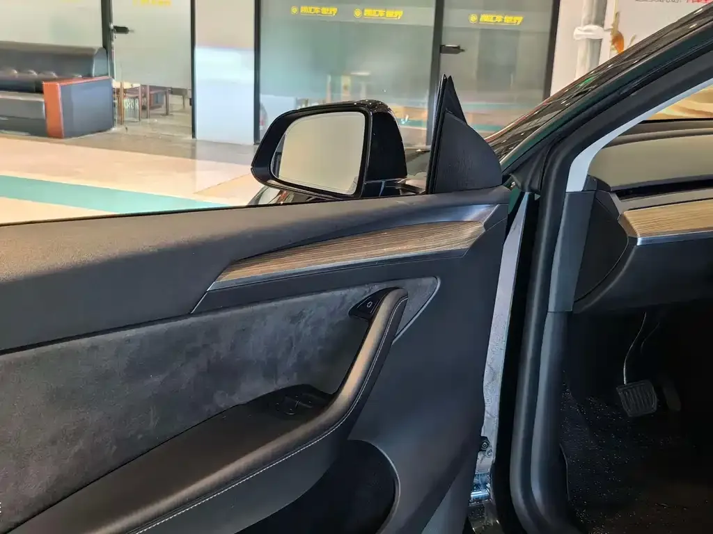 Tesla Model Y 2024 из CN, фото 8