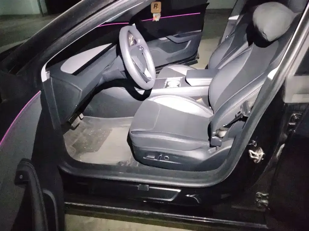 Tesla Model 3 — фото 10