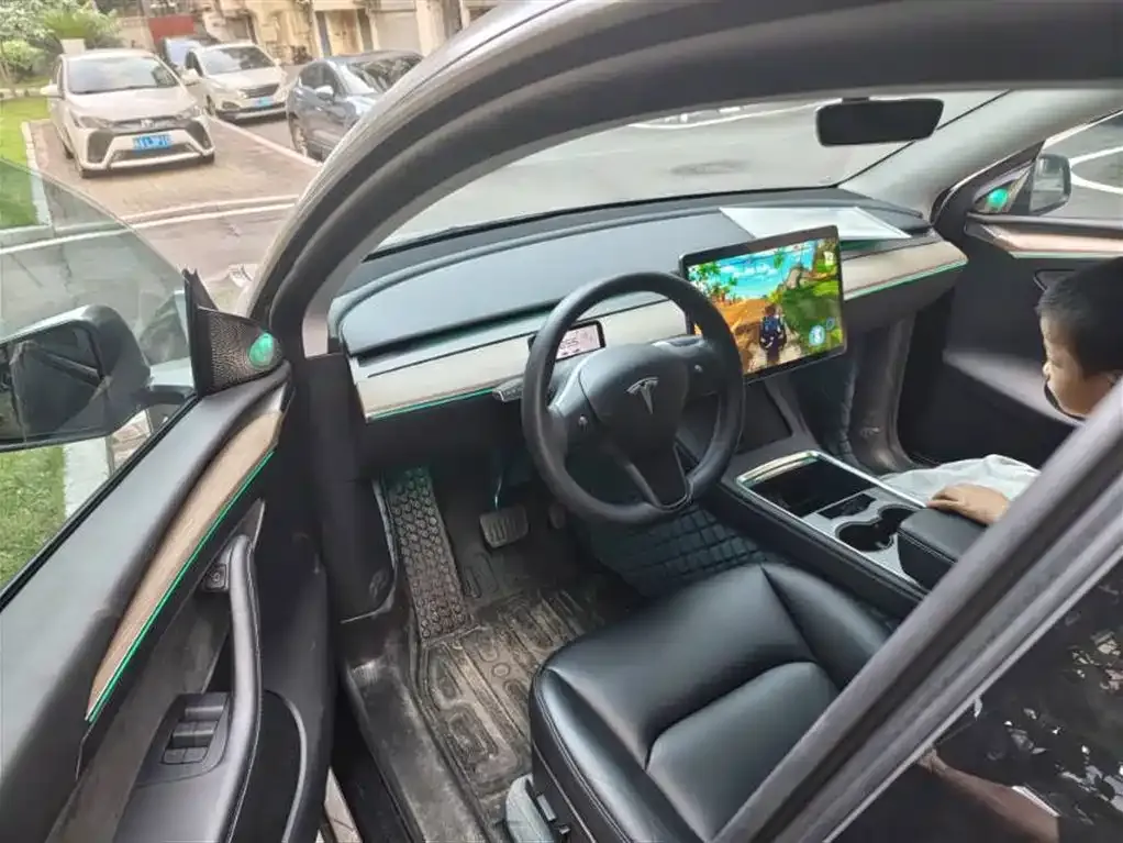 Tesla Model Y — фото 4