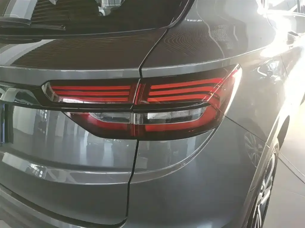 Geely Binyue 2022 из CN, фото 2