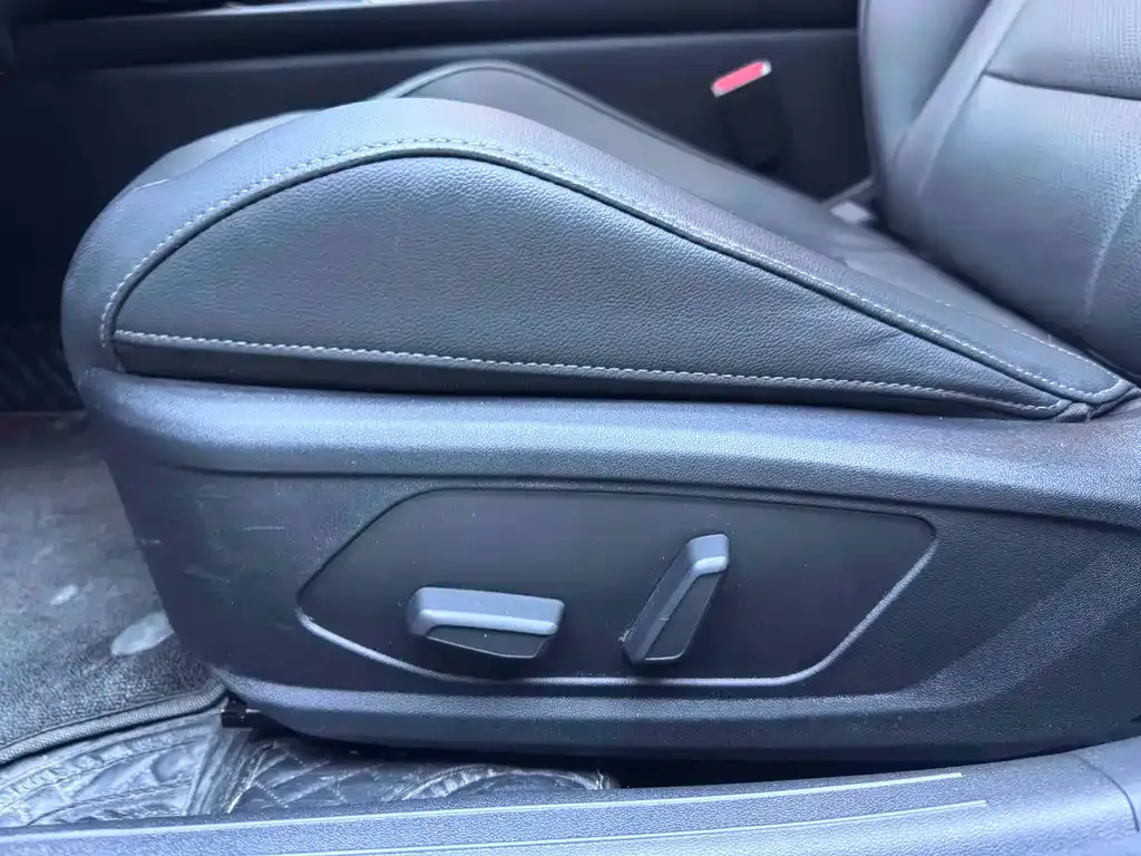 Hyundai Elantra — фото 9