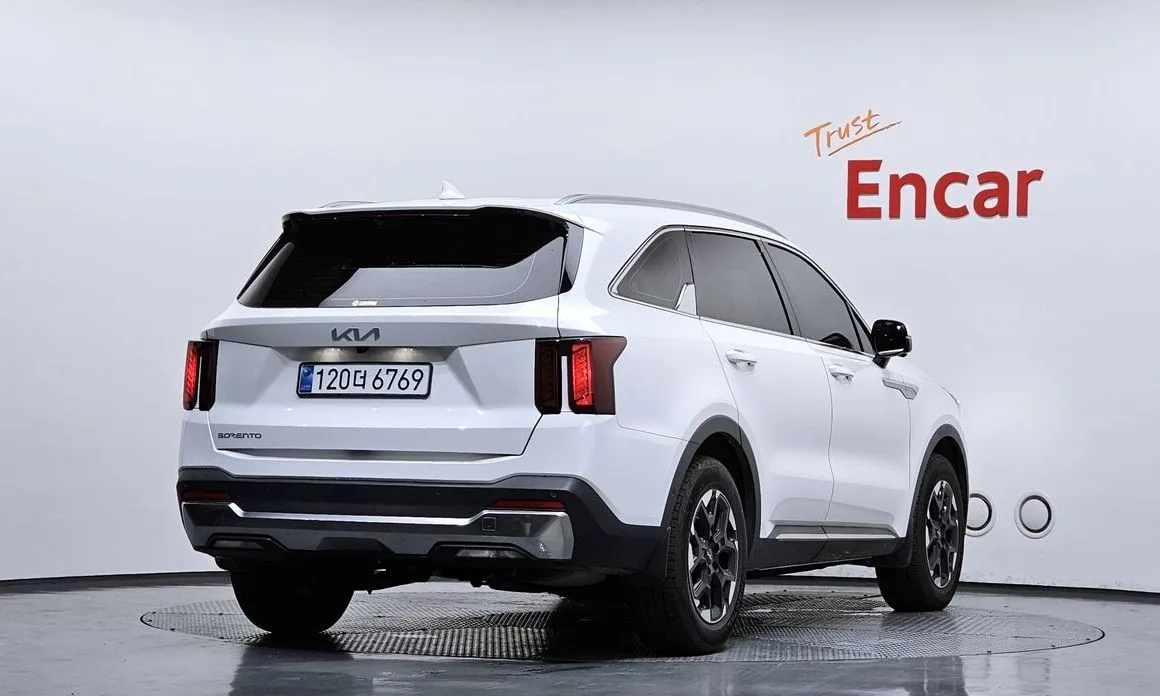 Kia Sorento — фото 10