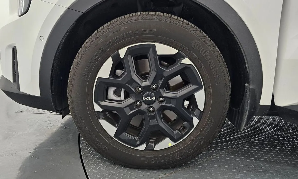 Kia Sorento — фото 7
