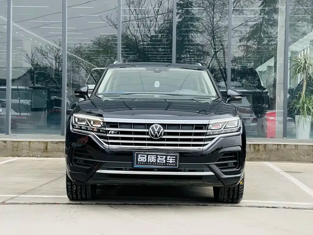 Volkswagen Touareg — фото 10