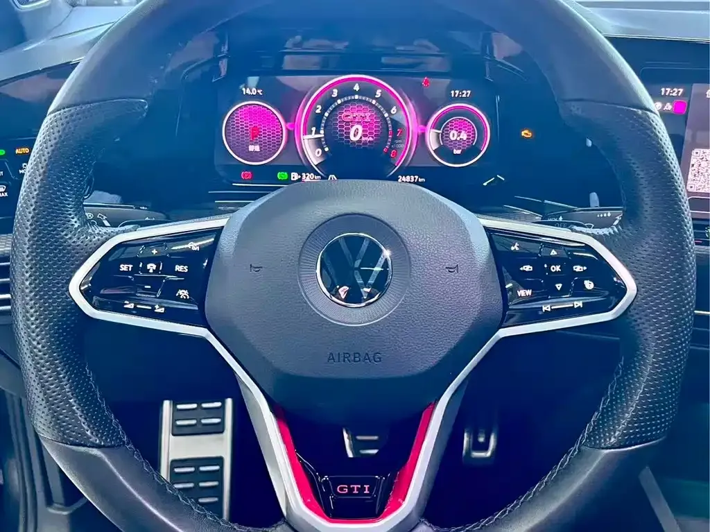 Volkswagen Golf GTI — фото 5