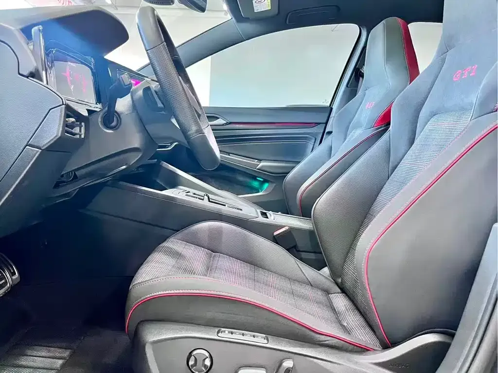 Volkswagen Golf GTI — фото 8