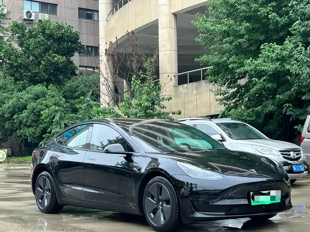 Tesla Model 3 — фото 7