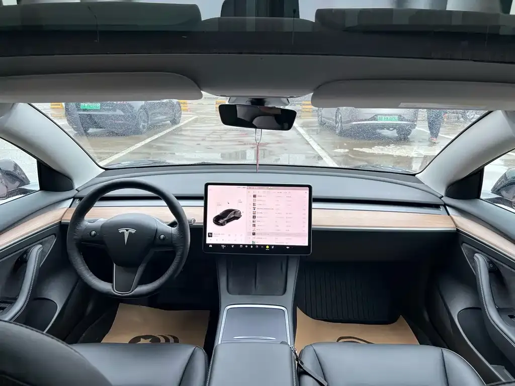 Tesla Model 3 — фото 3