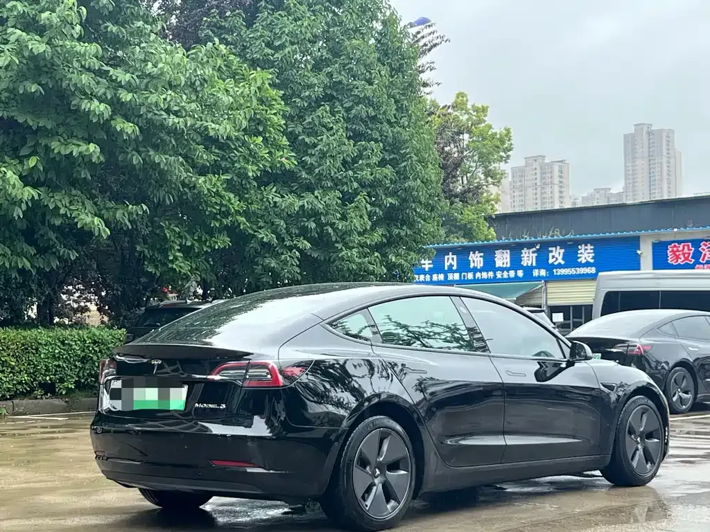 Tesla Model 3 — фото 8