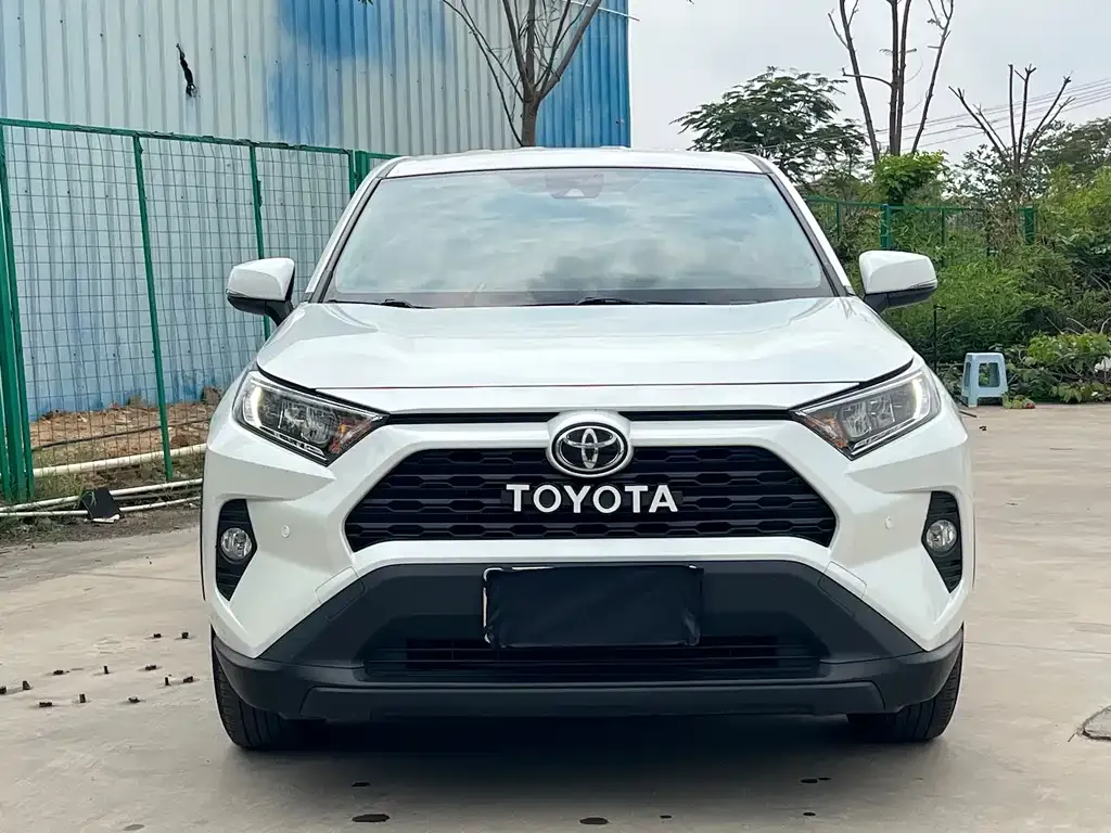 Toyota RAV4 2023 из CN, фото 4