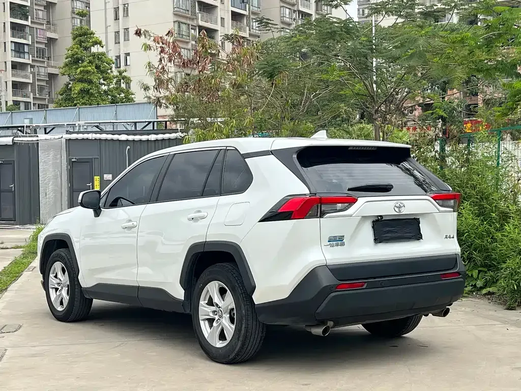 Toyota RAV4 2023 из CN, фото 9