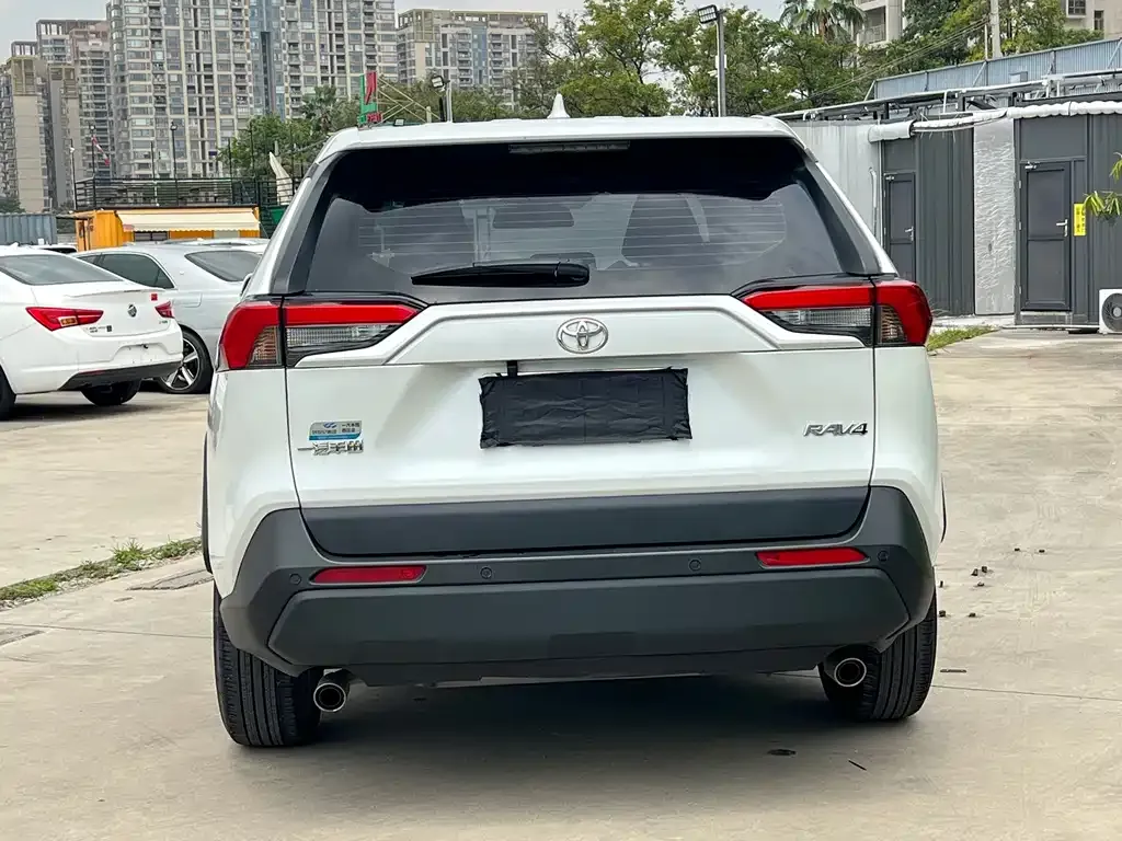 Toyota RAV4 2023 из CN, фото 8