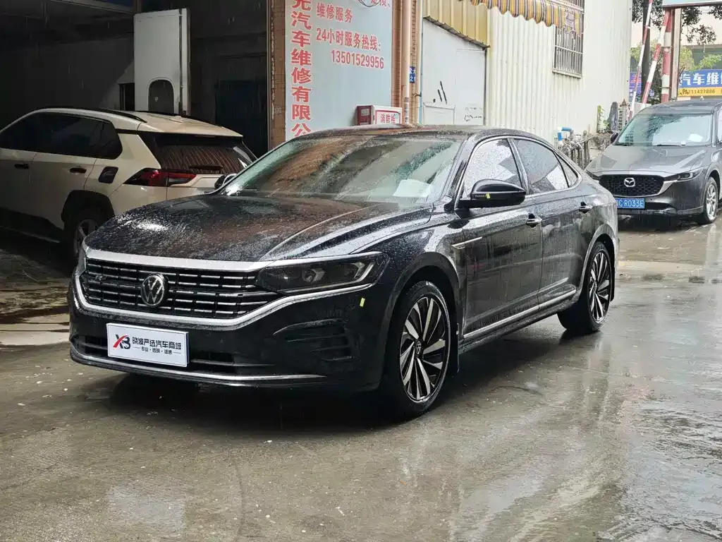 Volkswagen Passat — фото 1