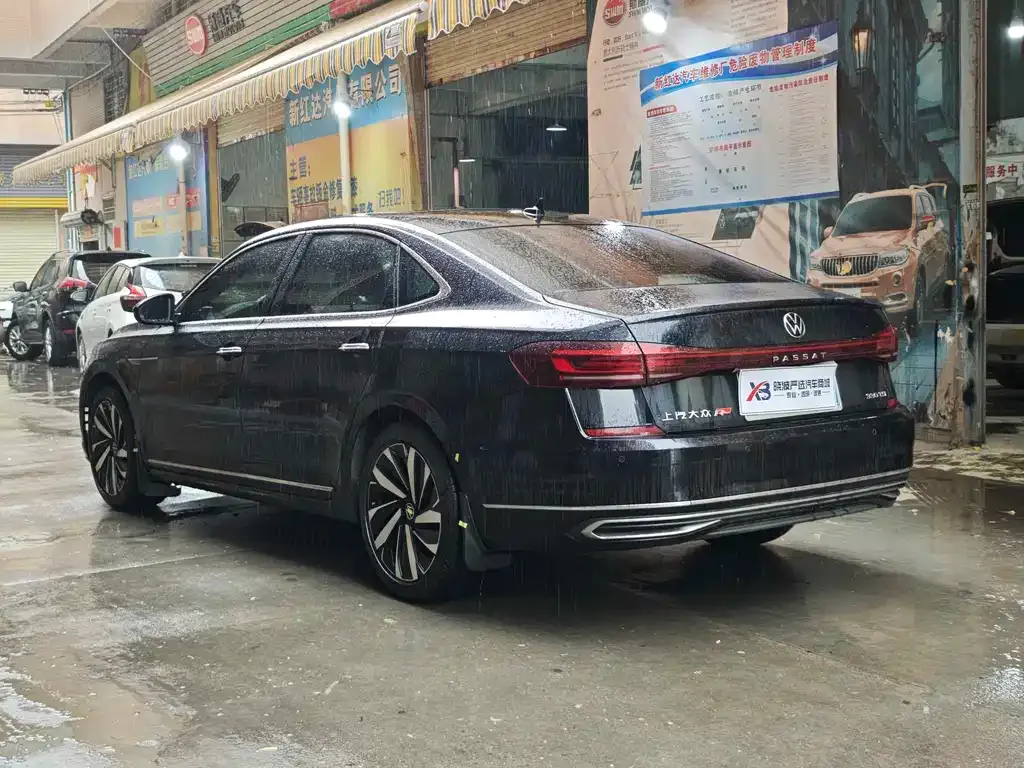 Volkswagen Passat — фото 8
