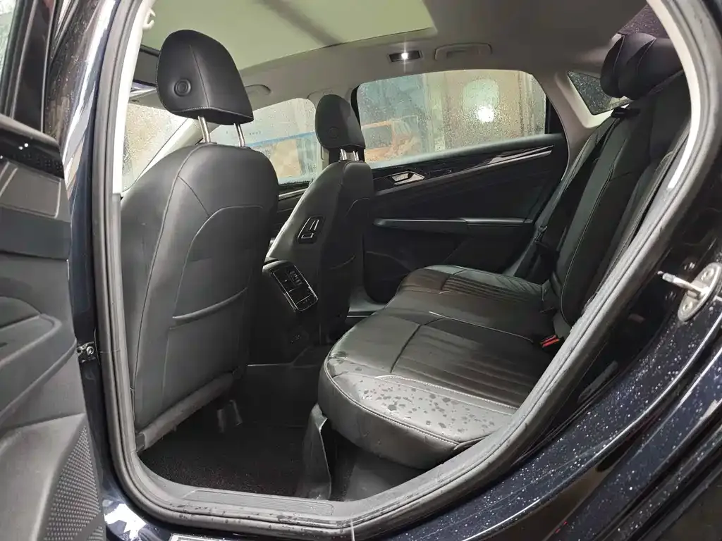 Volkswagen Passat — фото 6