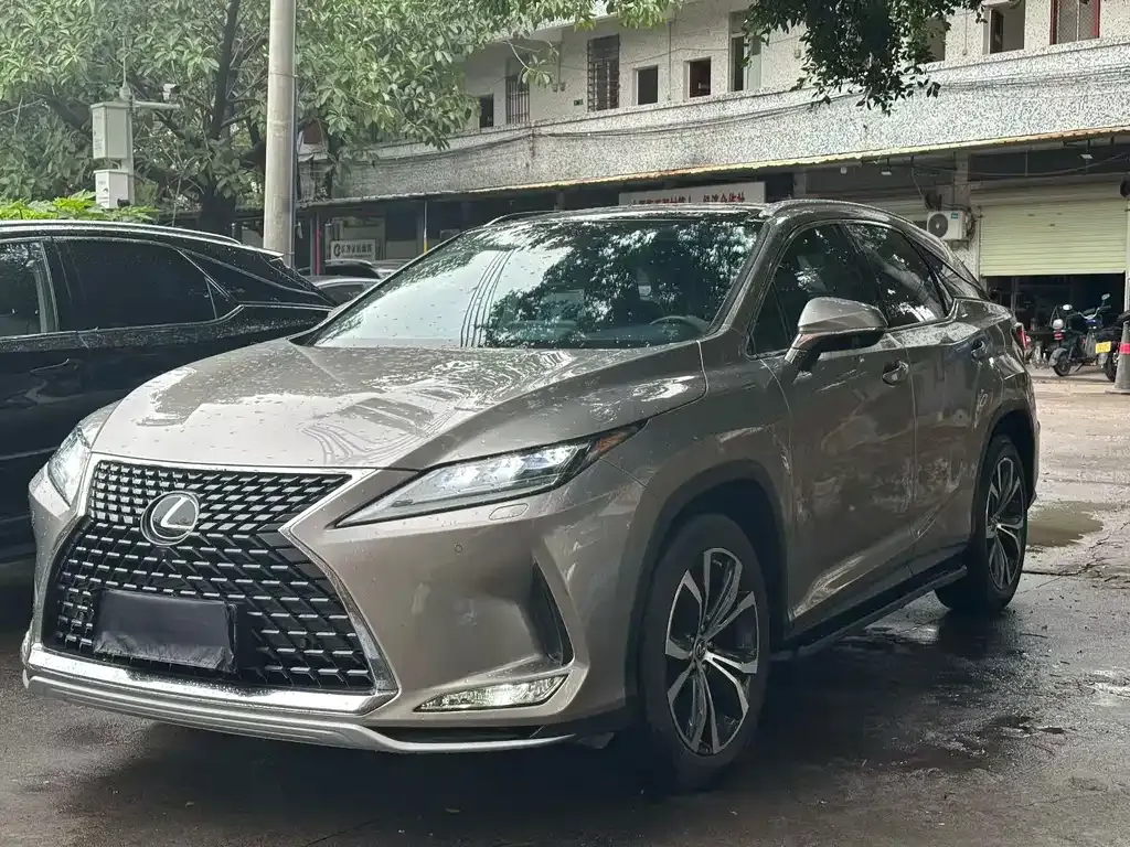 Lexus RX — фото 1