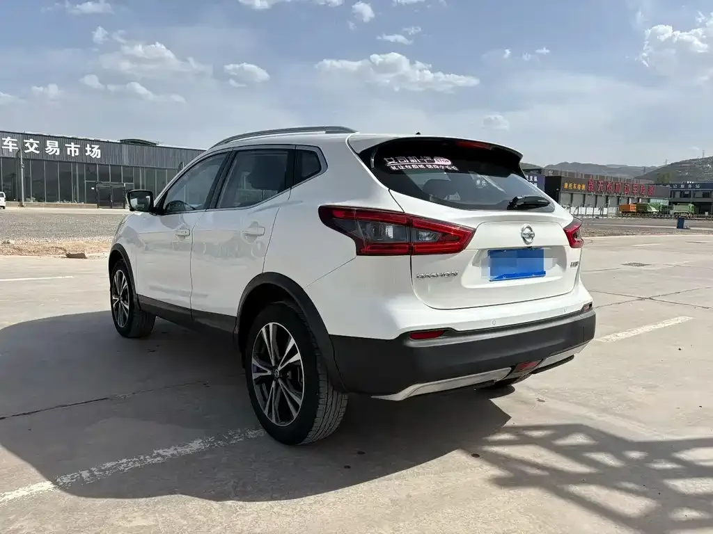 Nissan Qashqai — фото 9