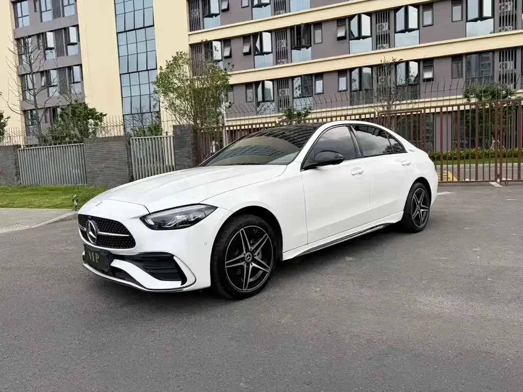 Mercedes-Benz C-Class — фото 1