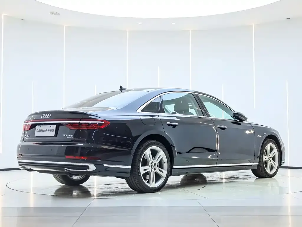 Audi A8 — фото 8
