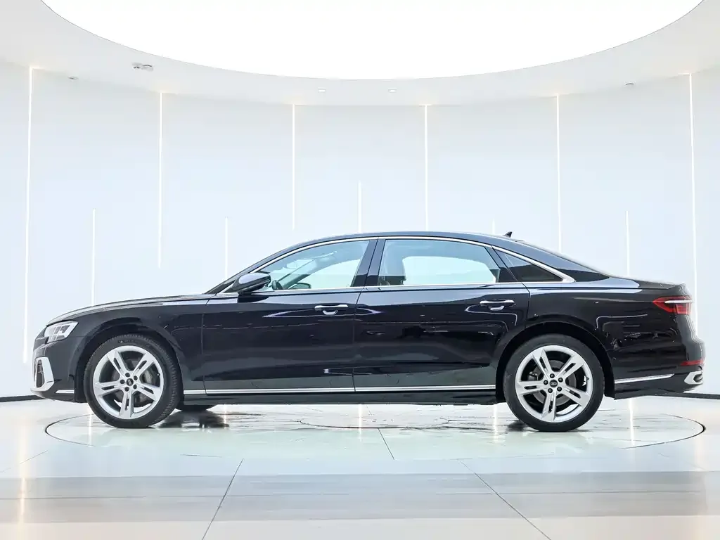 Audi A8 — фото 10