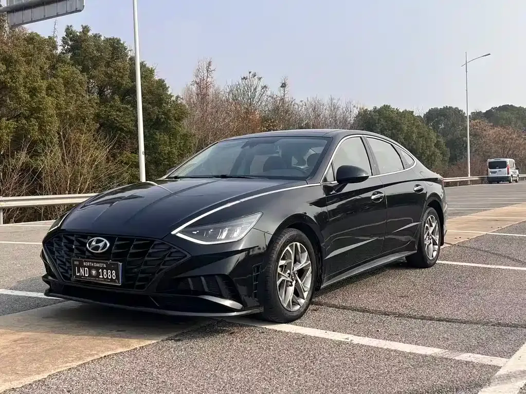 Hyundai Sonata — фото 1