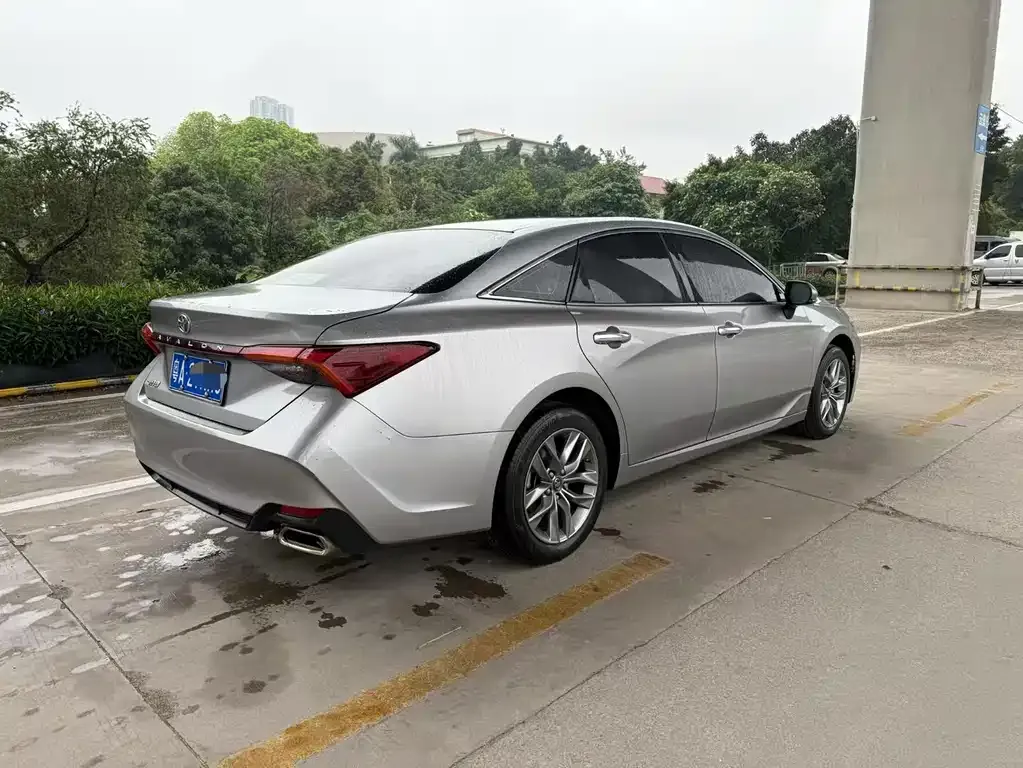 Toyota Avalon — фото 4