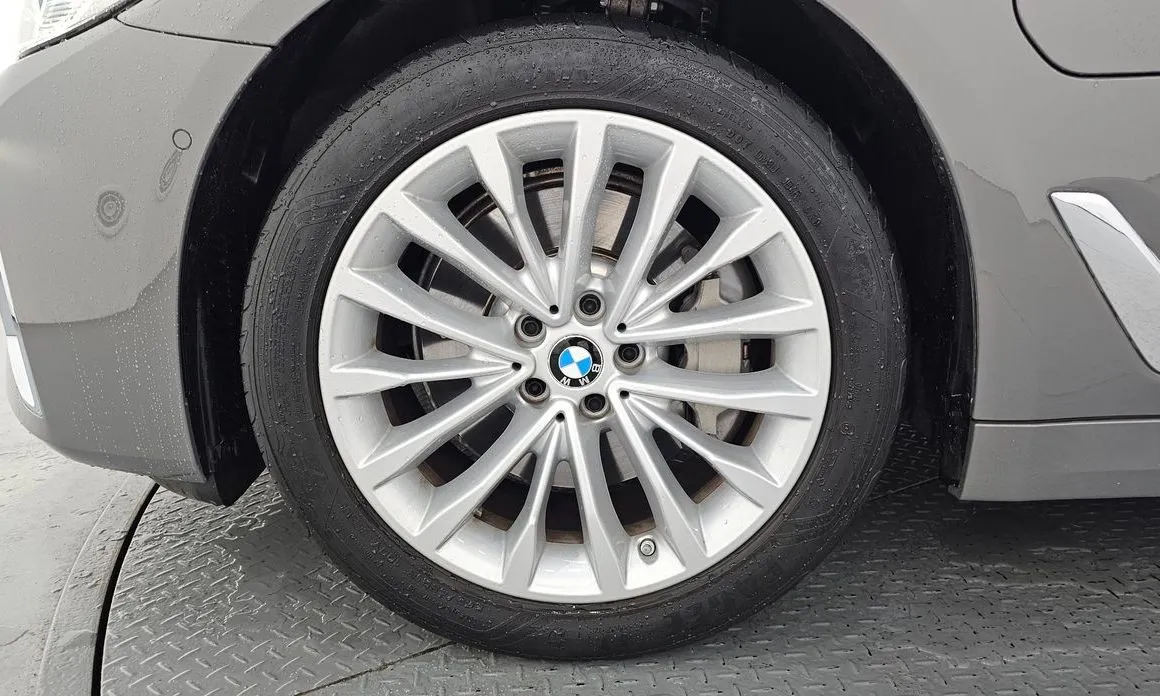 BMW 5-Series 2021 из KR, фото 9