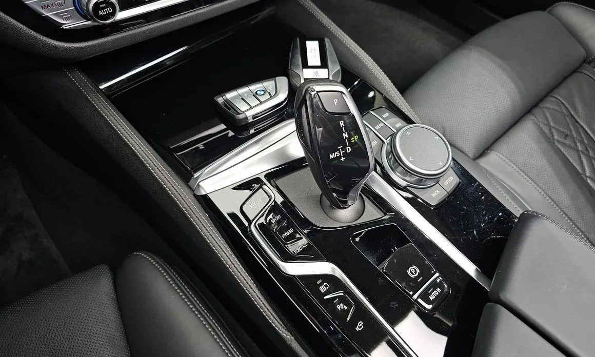 BMW 5-Series 2021 из KR, фото 10