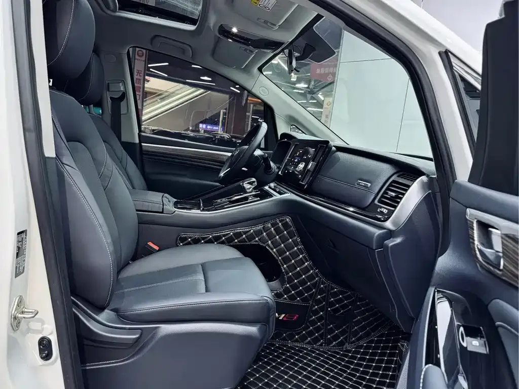 GAC Motor Trumpchi M8 — фото 10