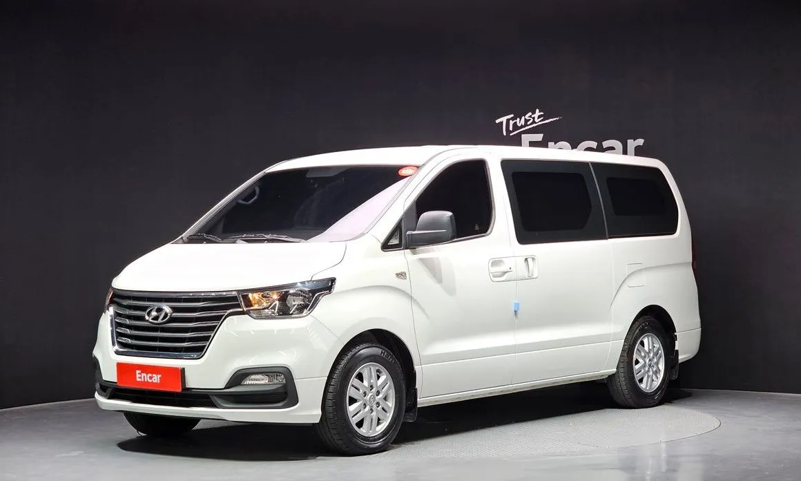 Hyundai Starex — фото 1
