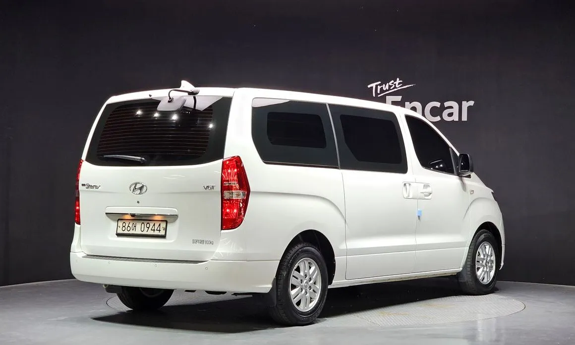 Hyundai Starex — фото 2