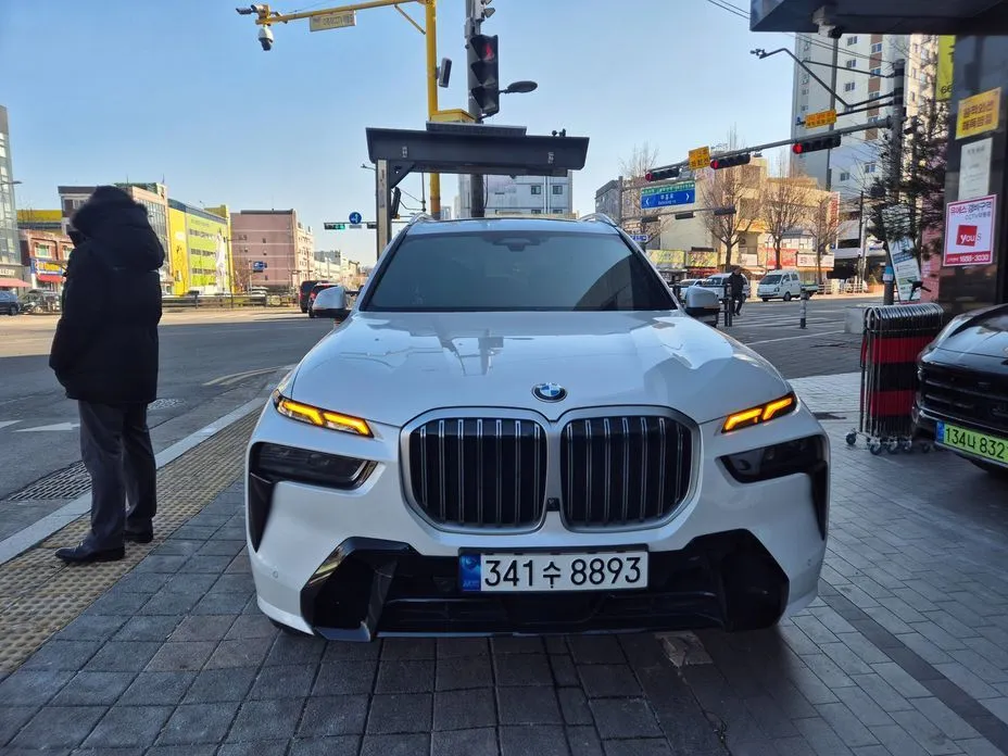 BMW X7 — фото 1