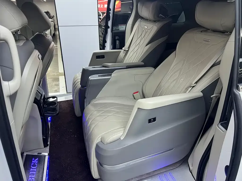 Buick GL8 2021 из CN, фото 4