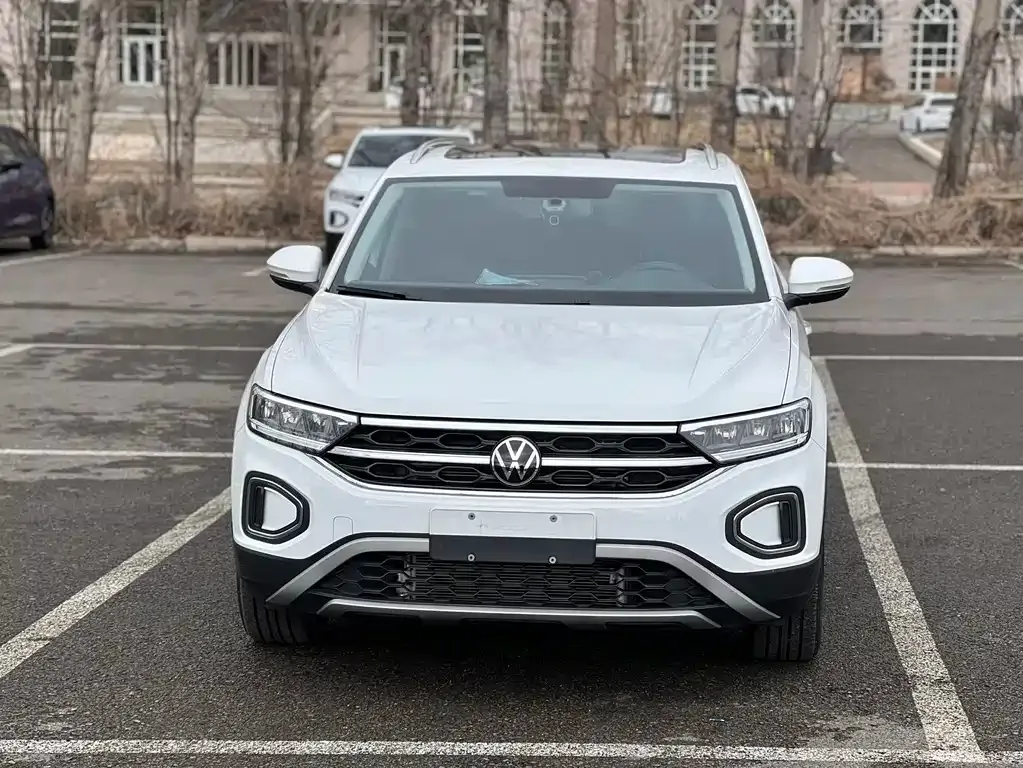 Volkswagen T-Roc — фото 9