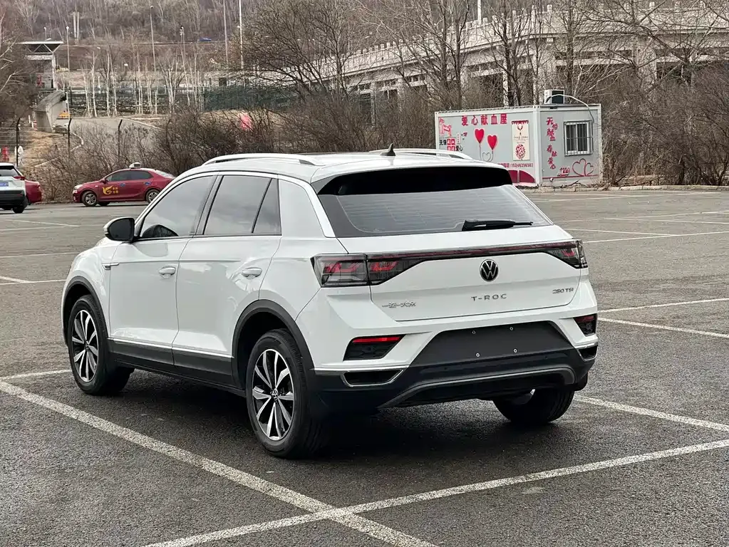Volkswagen T-Roc — фото 5