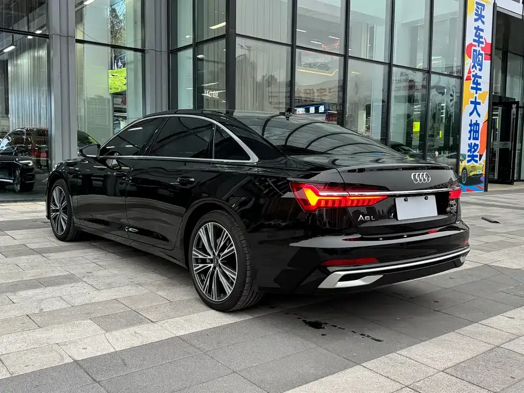 Audi A6L — фото 8