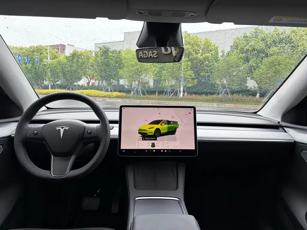 Tesla Model Y — фото 4