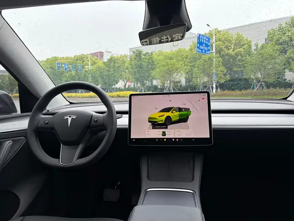 Tesla Model Y — фото 3