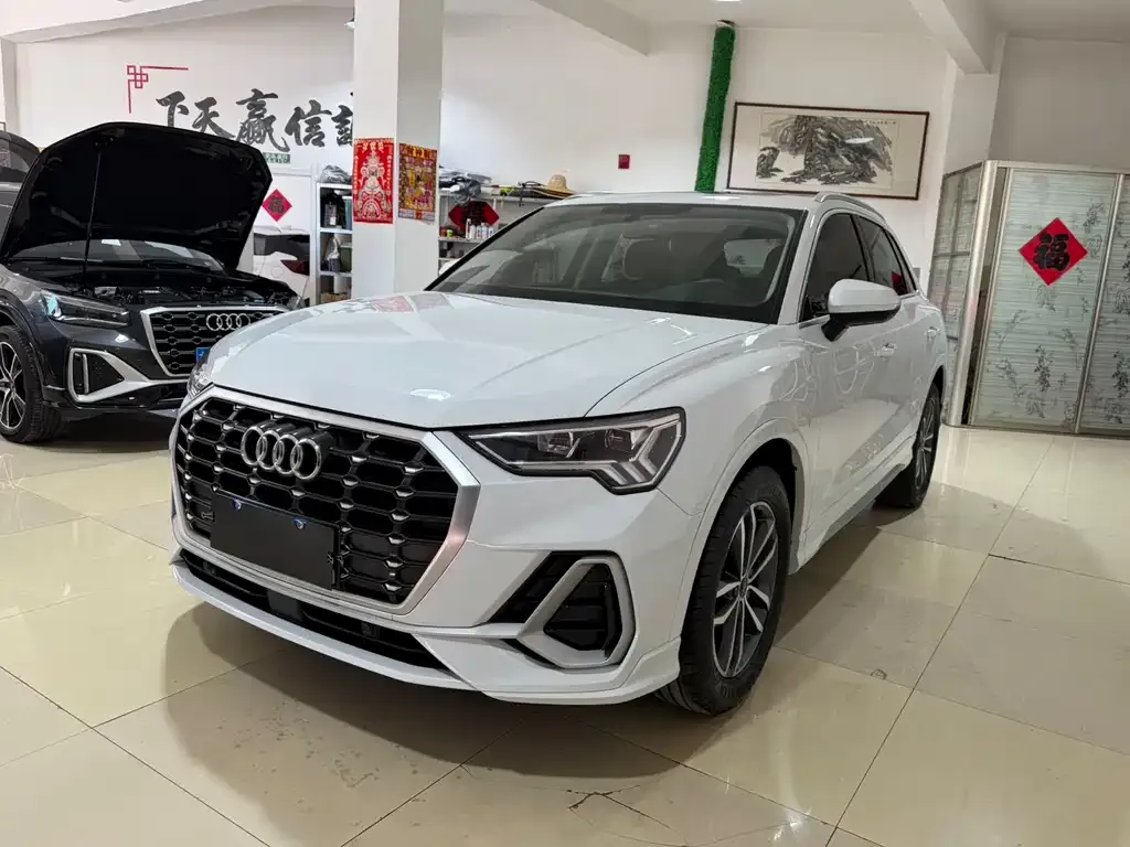 Audi Q3 — фото 1
