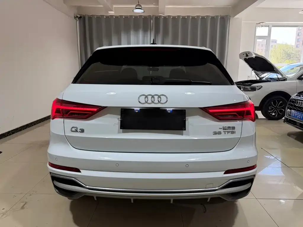 Audi Q3 — фото 4