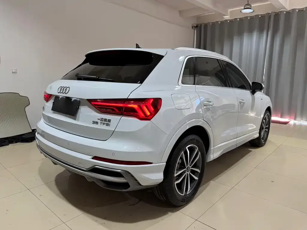Audi Q3 — фото 10