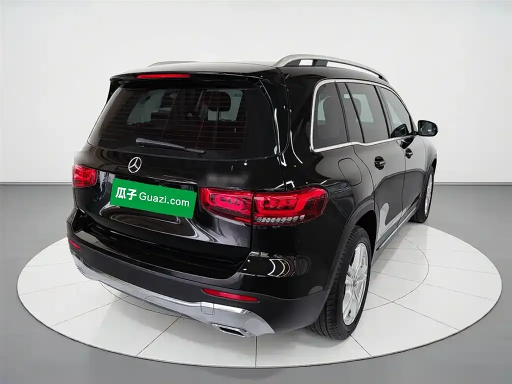 Mercedes-Benz GLB — фото 10