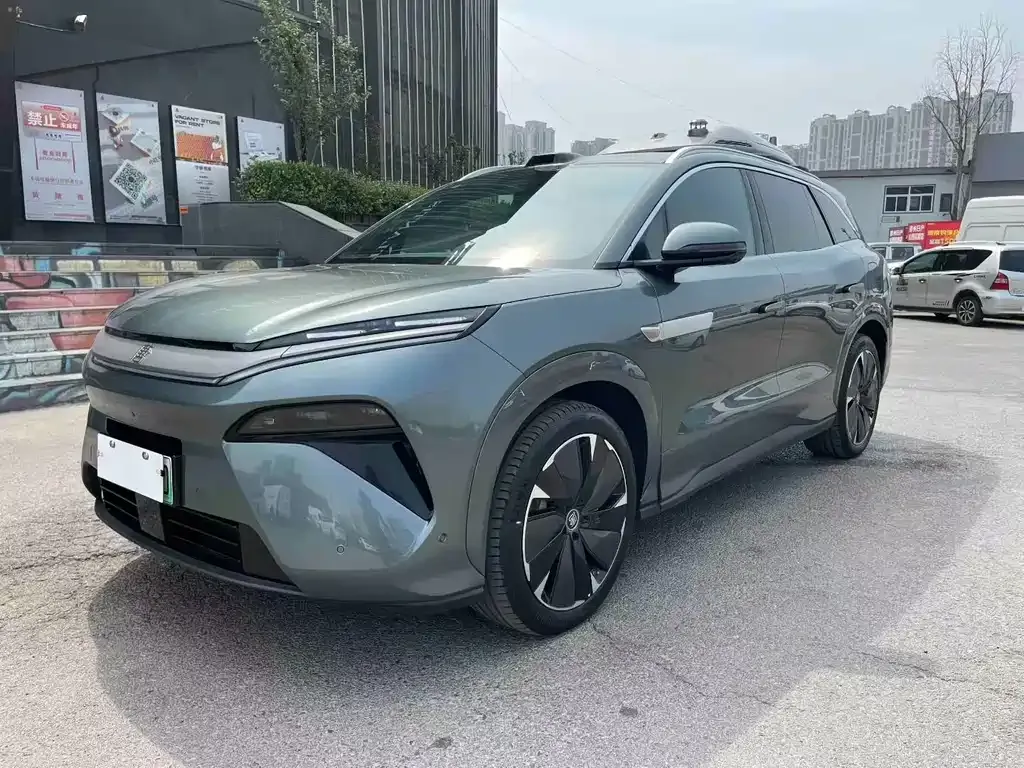 BYD Tang L — фото 1